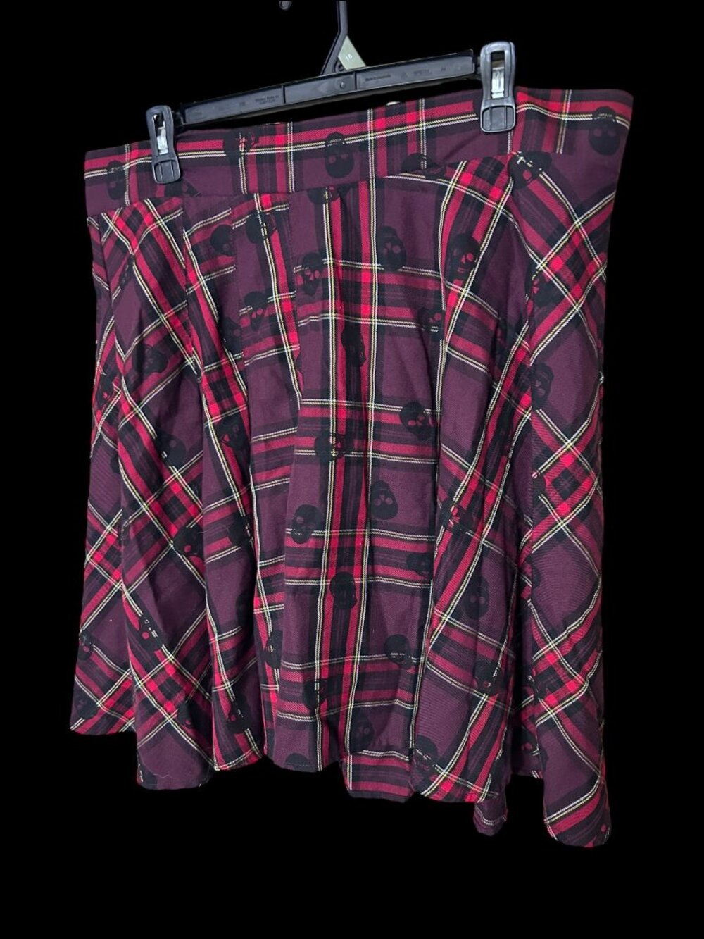 Torrid Tartan Skull Skater Skirt Sz 1 Red Black Plaid Goth Punk Knee Length